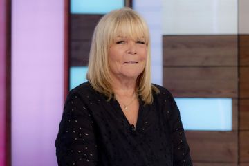 Linda Robson greift ihren Ehemann in „Loose Women“ an, während Gerüchte über eine Trennung der Ehe auftauchen