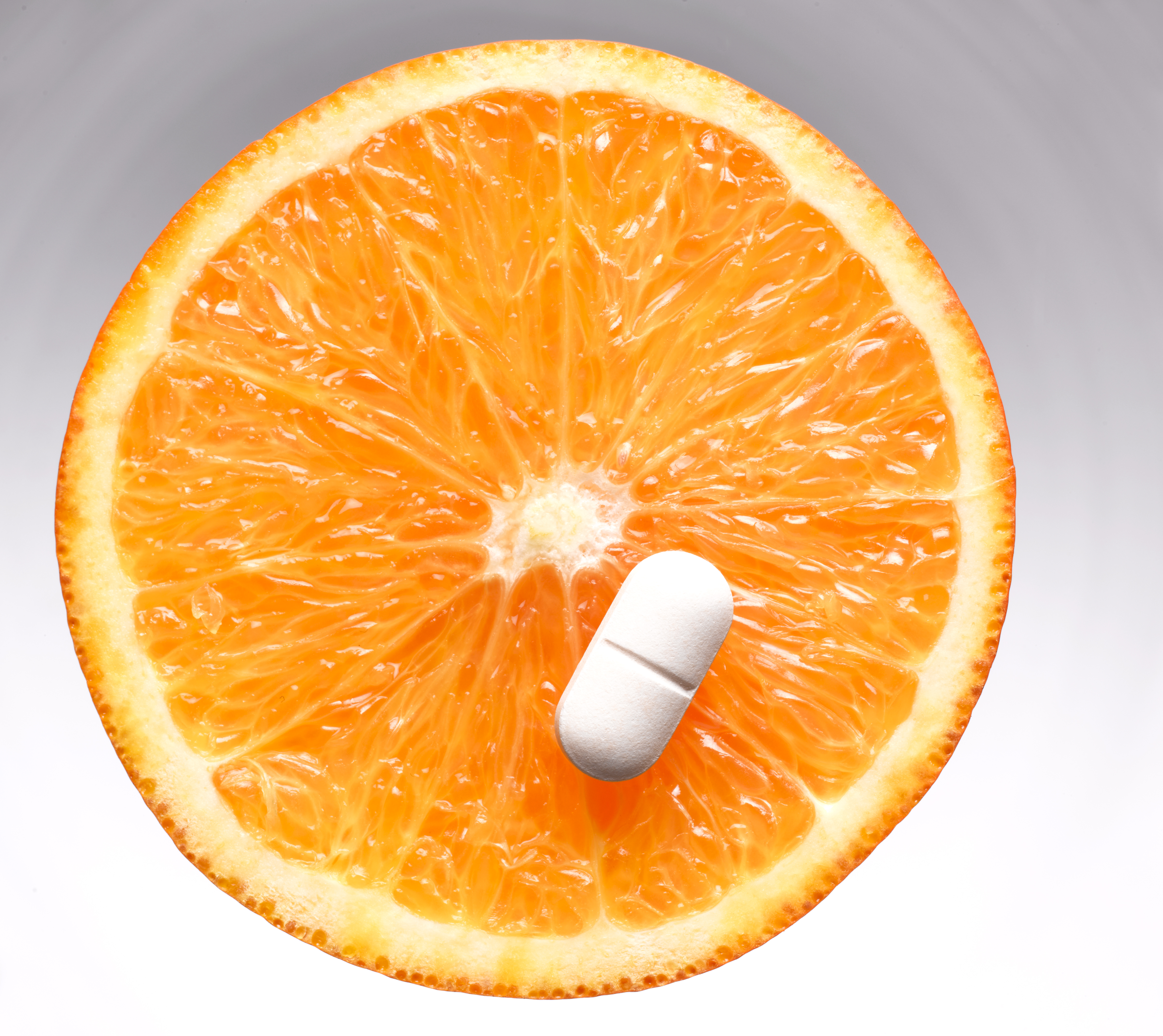Vitamin C kann bei Husten und Niesen helfen, da es als Antihistaminikum und Antioxidans wirkt