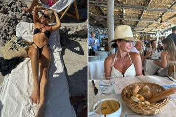 Ashley Roberts sieht im Urlaub mit ihrer Doppelgängerin im Bikini umwerfend aus