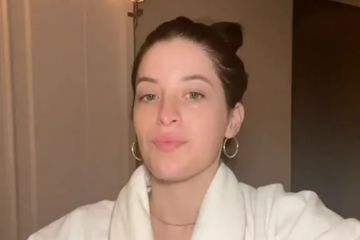 Frau verrät Hotel-Beauty-Trick, um ihr Gesicht zu entfetten – aber die Leute sind entsetzt
