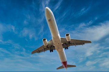 Der 25-jährige Brite stirbt im Flug an einem Asthmaanfall, nachdem er in Panik den Inhalator fallen ließ