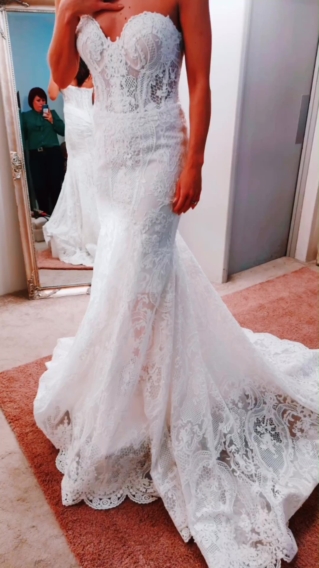 Der Star gab einen Einblick in ihr zweites Hochzeitskleid