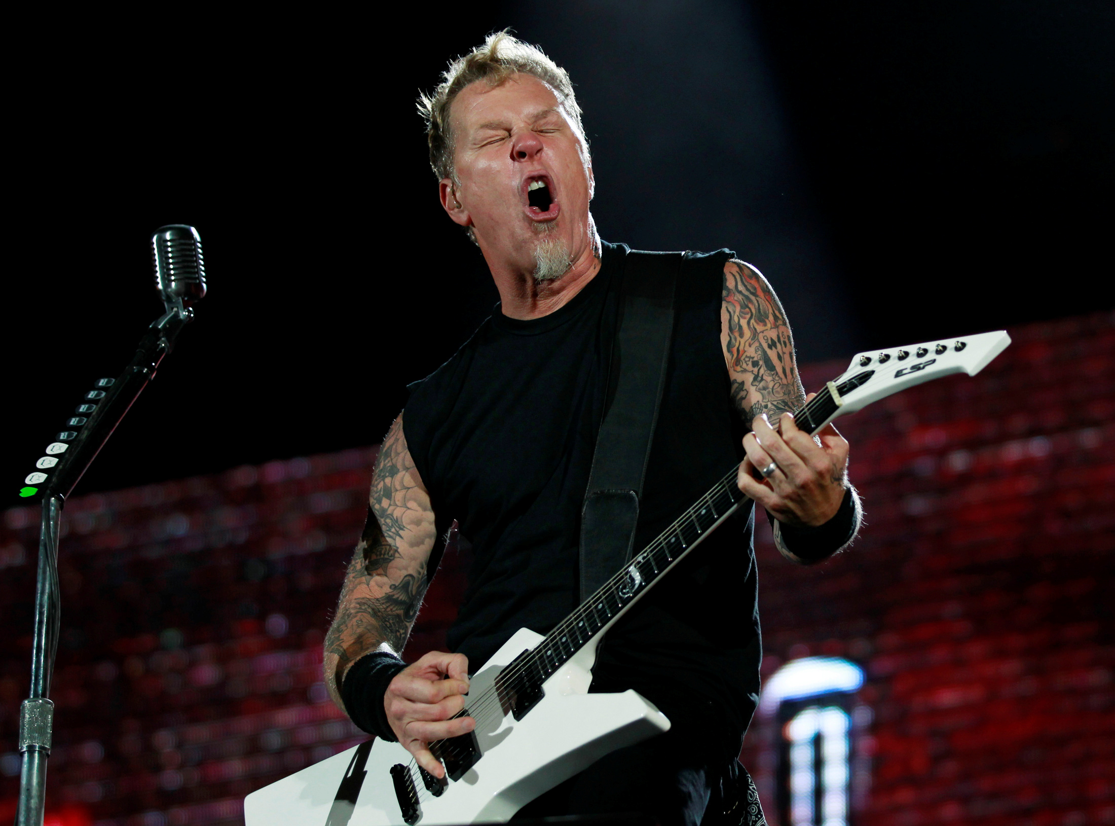 Ian Dury von Metallica sagte einmal gedehnt, dass alles, was sein Gehirn und sein Körper brauchten, eine berauschende Mischung aus „Sex und Drogen und Rock and Roll“ sei.