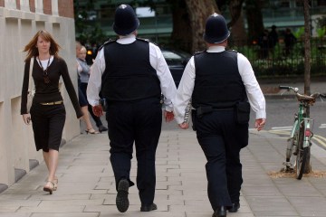 Met bestellt 5.000 Hosen mit 40-Zoll-Taille für übergewichtige Polizisten