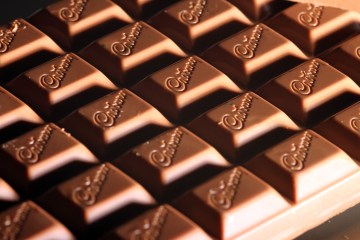 Schokoladenfans freuen sich auf die beliebten Cadbury-Süßigkeiten, die zu Weihnachten wieder in den Regalen erhältlich sind