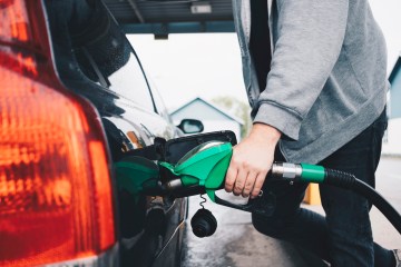Ist es günstiger, ein Elektroauto zu fahren als ein Benziner?