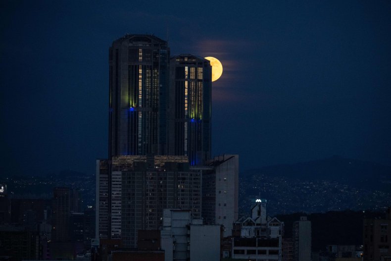 Superblauer Mond über Venezuela 