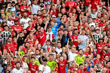 Die Fans von Man Utd flehen darum, den Kulthelden inmitten einer Verletzungskrise aus dem Ruhestand zu holen