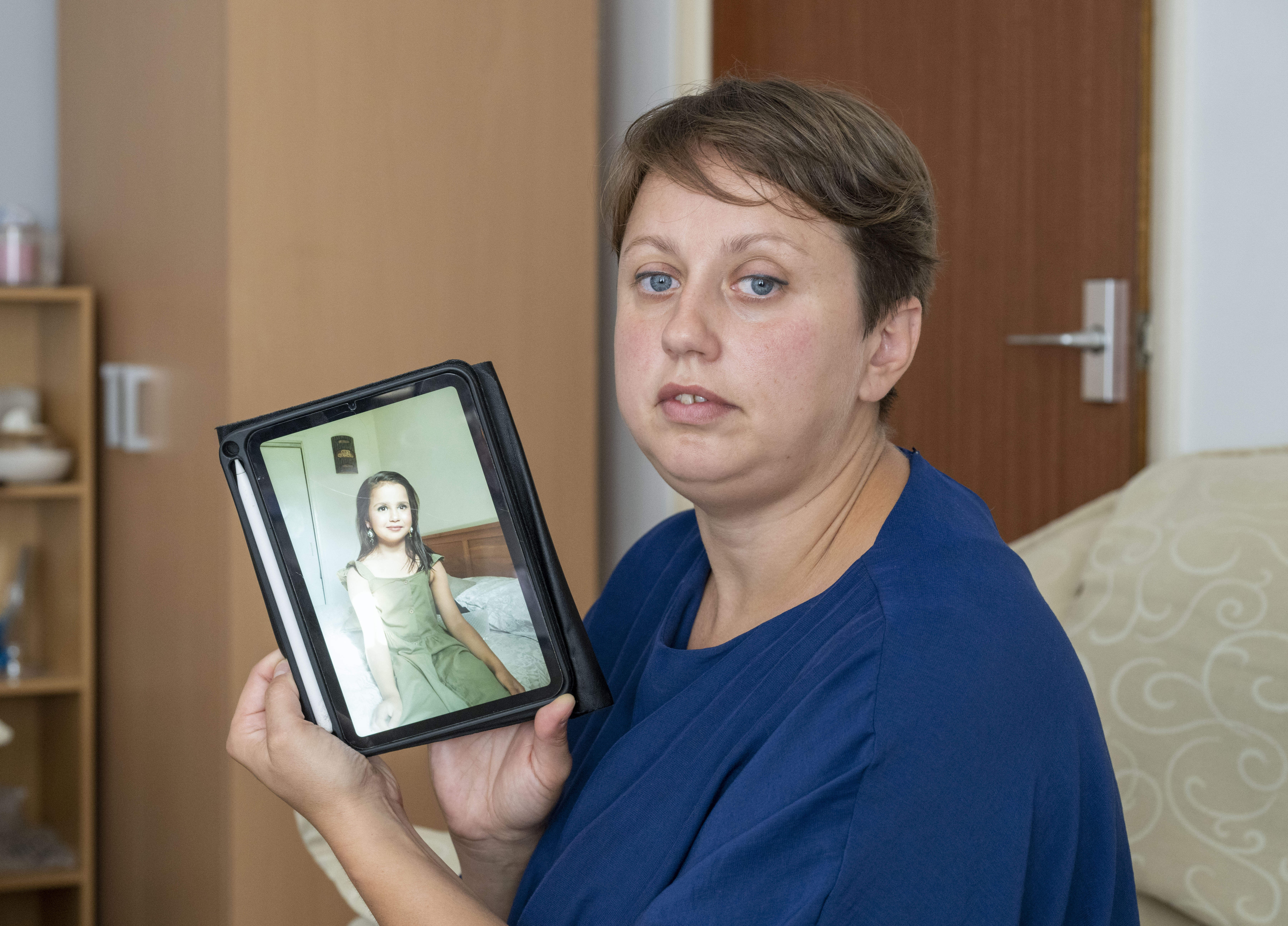 Saras Mutter Olga Sharif versuchte verzweifelt, ihren Ex-Mann anzurufen