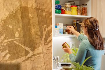 Reinigungsventilatoren hinterlassen Flecken auf Holztisch mit 65-Pence-Gegenstand, der in der Küche gefunden wurde