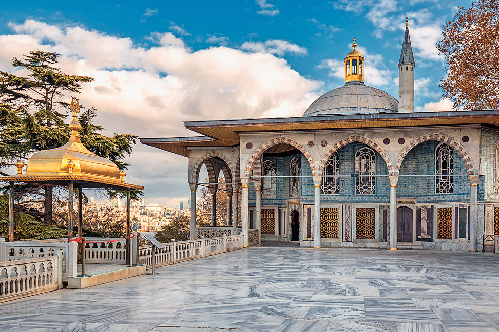 Der Topkapi-Palast ist eines der unumgänglichen Wunder Istanbuls