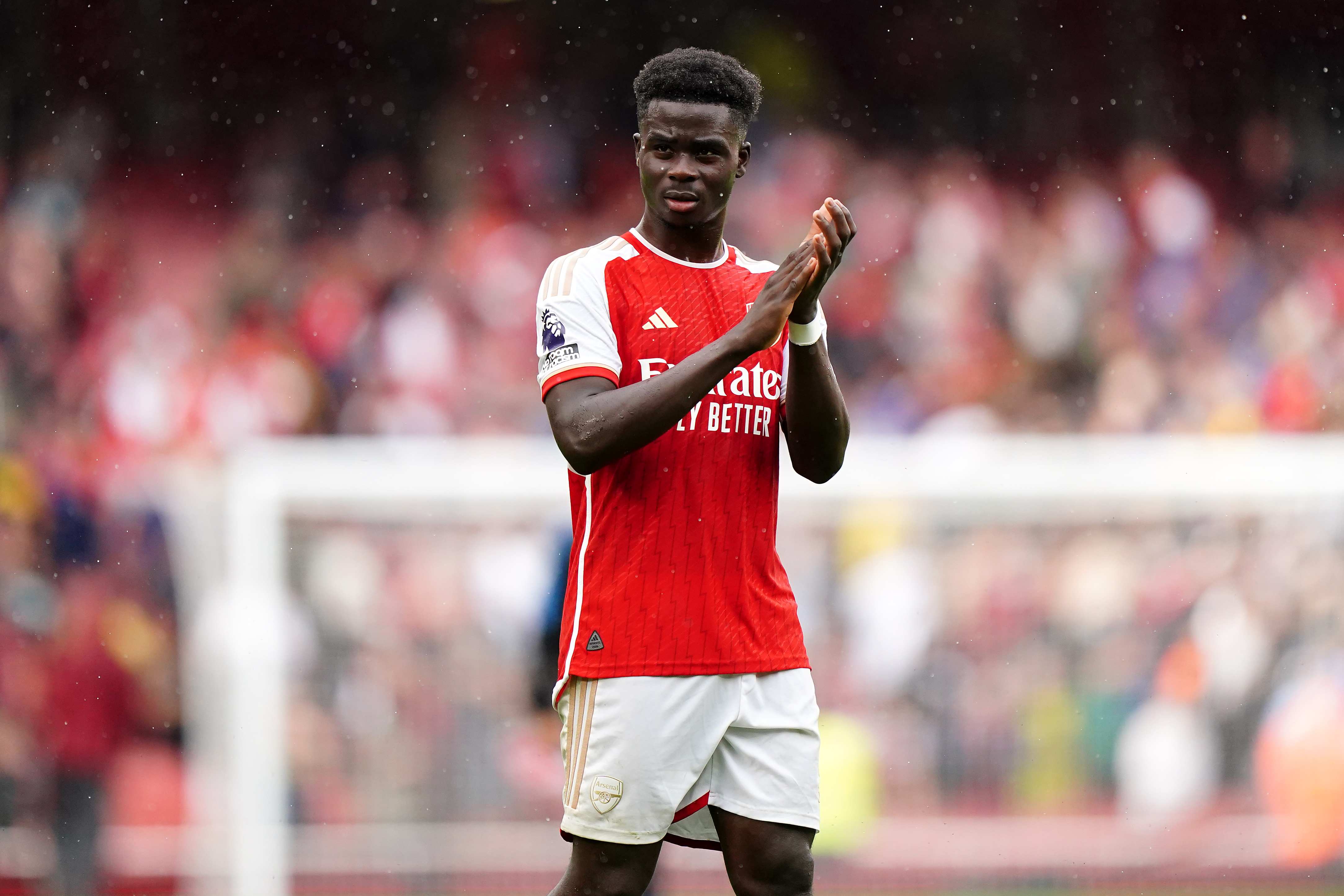 Bukayo Saka hat Anfang des Jahres einen neuen Vertrag mit Arsenal unterzeichnet