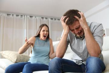 Meine Frau beschuldigte mich, sie angegriffen zu haben, obwohl sie in Wahrheit auf mich einschlug