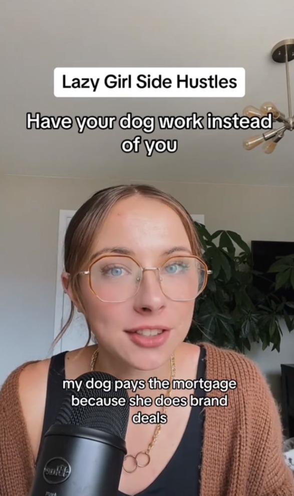 Sie sagt, dass ihr Hund mit Markengeschäften Geld verdient