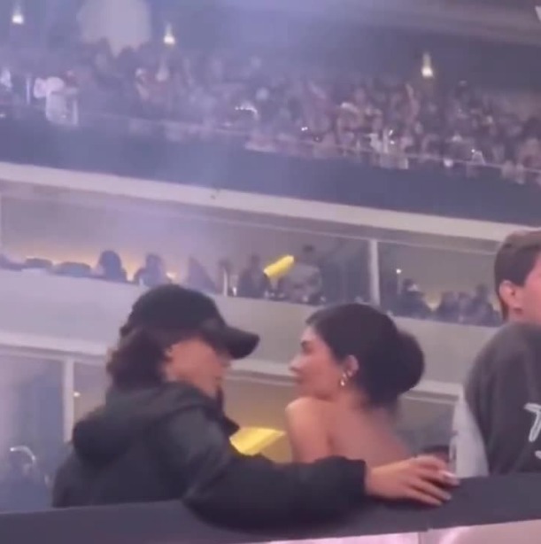 Während der Veranstaltung wurden die Turteltauben Kylie Jenner und Timothee Chalamet zum ersten Mal zusammen fotografiert