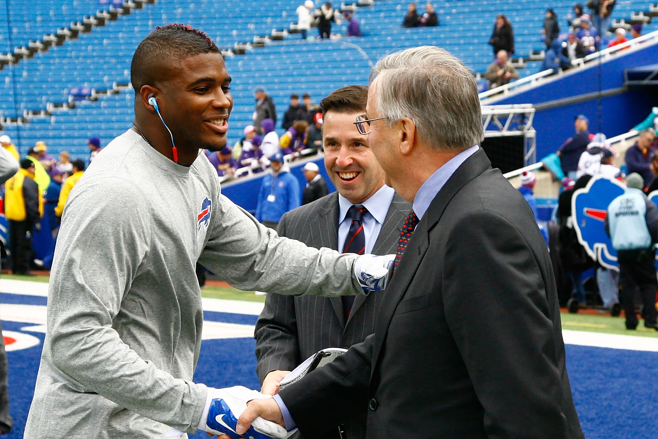 Williams sah, wie er 2014 dem Besitzer der Buffalo Bills, Terry Pegula, die Hand schüttelte