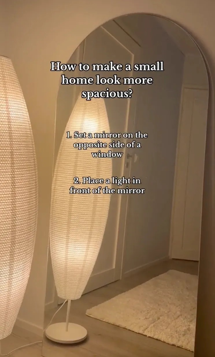 Die TikTokerin riet ihren Followern, Lichter vor ihren Spiegeln anzubringen, damit ihr Zuhause größer wirkt, als es ist