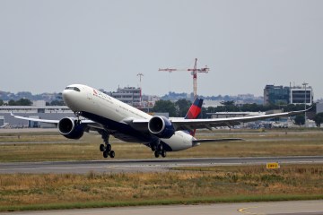 „Biogefährlicher“ Durchfall des Passagiers „im ganzen Flugzeug“ erzwingt Notlandung