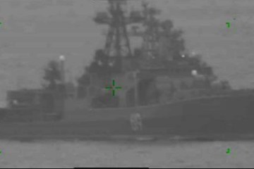 U-Boot-Jäger der Royal Navy und RAF verfolgen russische Kriegsschiffe in der Nähe von Großbritannien