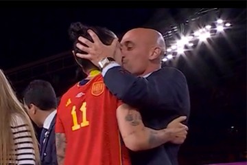 Spaniens Star reicht Strafanzeige gegen FA-Chef wegen WM-Kuss ein