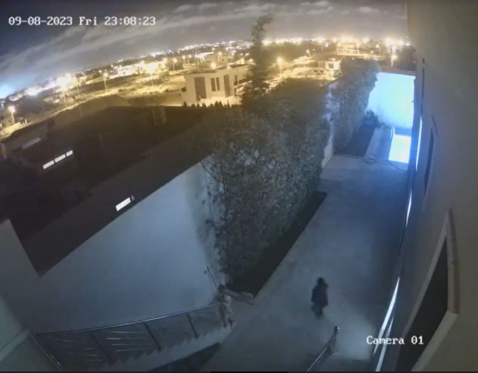 Das faszinierende Filmmaterial wurde von einer Videoüberwachung in einem Haus in Agadir aufgenommen