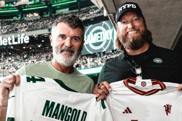 Keane ist zum ersten Mal seit seinem „Kopfstoß“ wieder im Stadion, als er auf NFL-Könige trifft