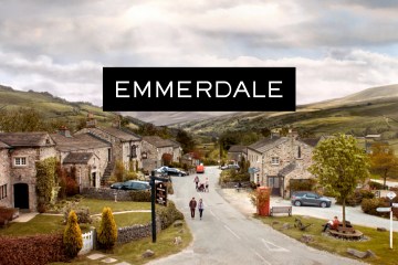 Emmerdale sendet einen schockierenden Ausstieg, als der Schuldige nach einem plötzlichen Tod aus dem Dorf flieht