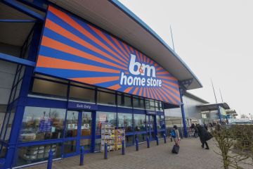 B&M shoppers rush to buy summer garden must-have scanning at just £4