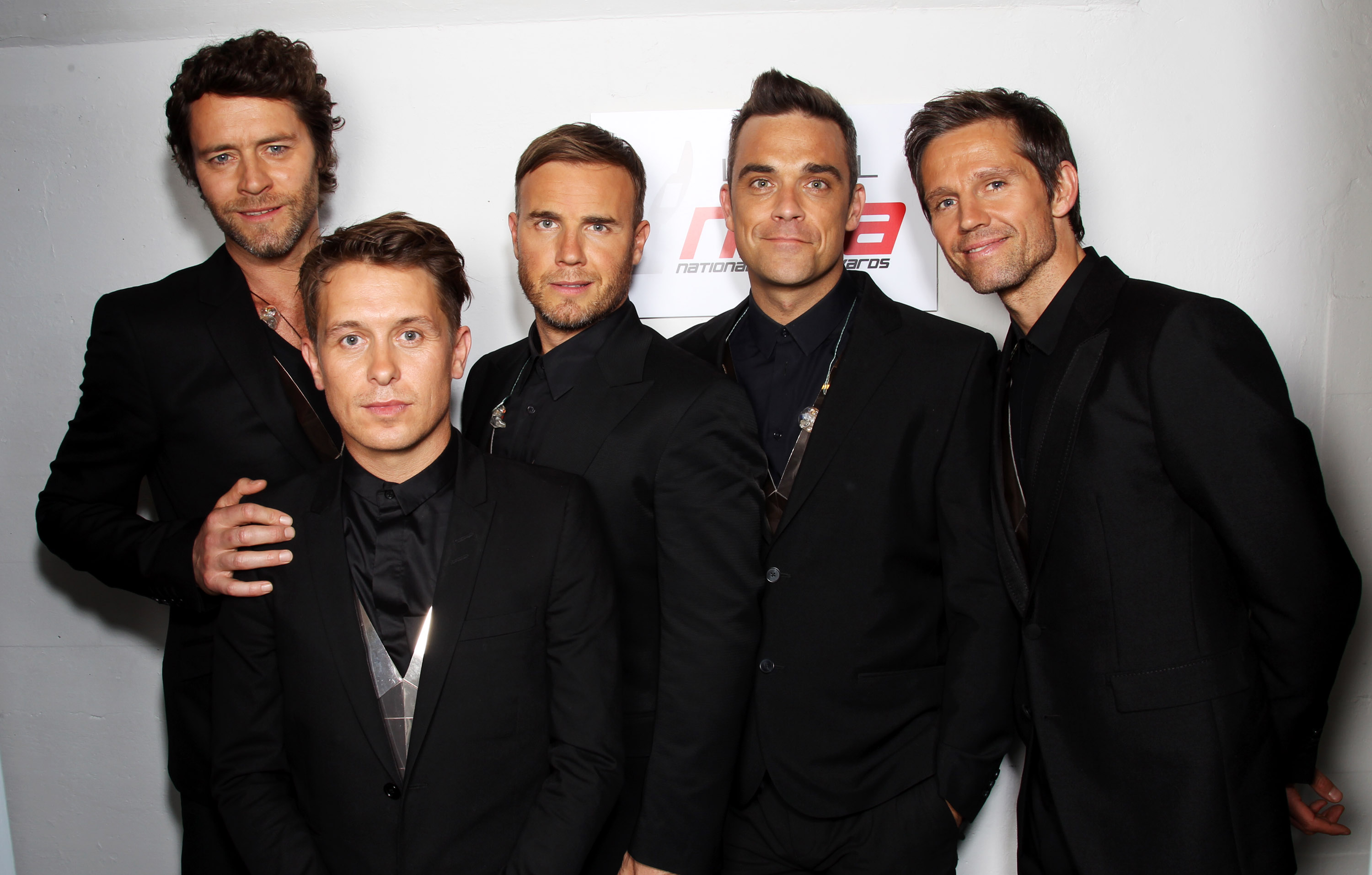 Jason gehörte zu den ursprünglichen fünf Mitgliedern von Take That (ganz rechts)