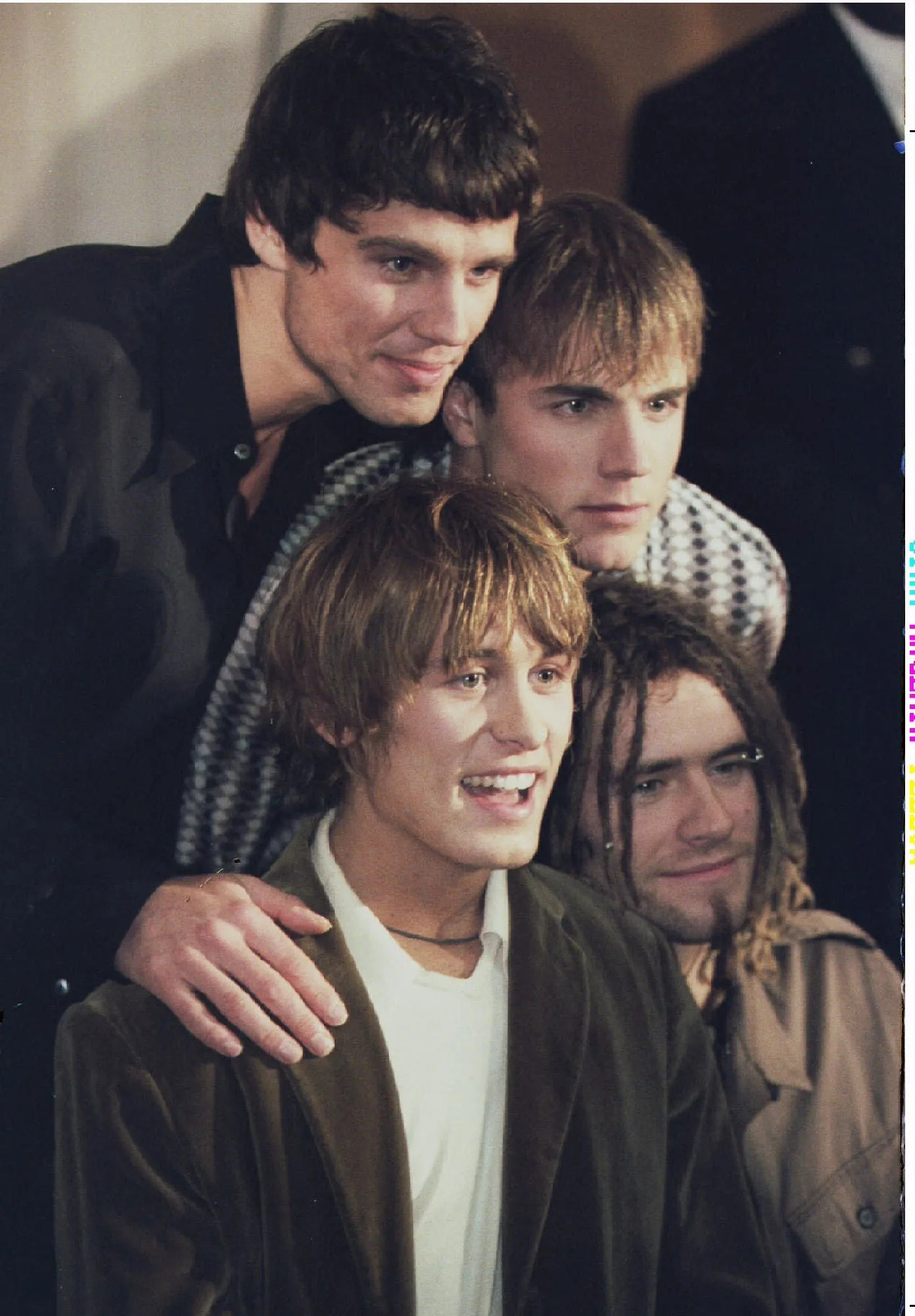 Jason, oben links, abgebildet in der Band im Jahr 1996