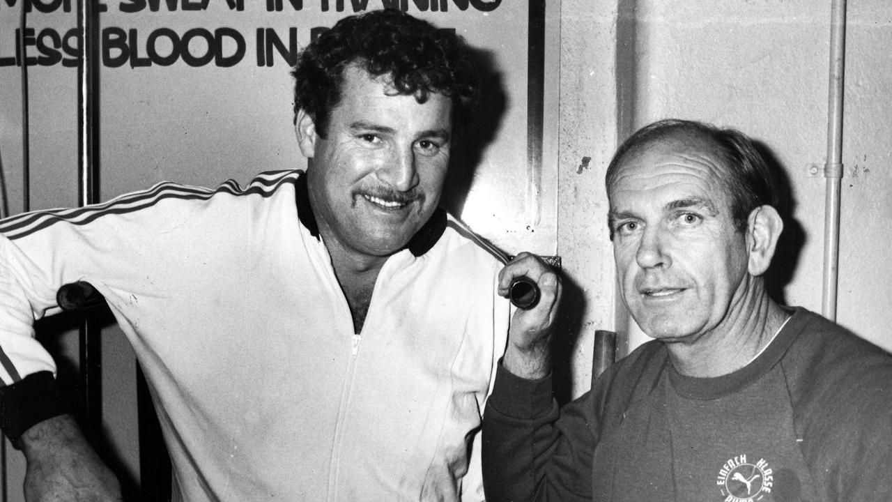 Kevin Neale (links) mit dem ehemaligen Trainer Allan Jeans im Jahr 1982