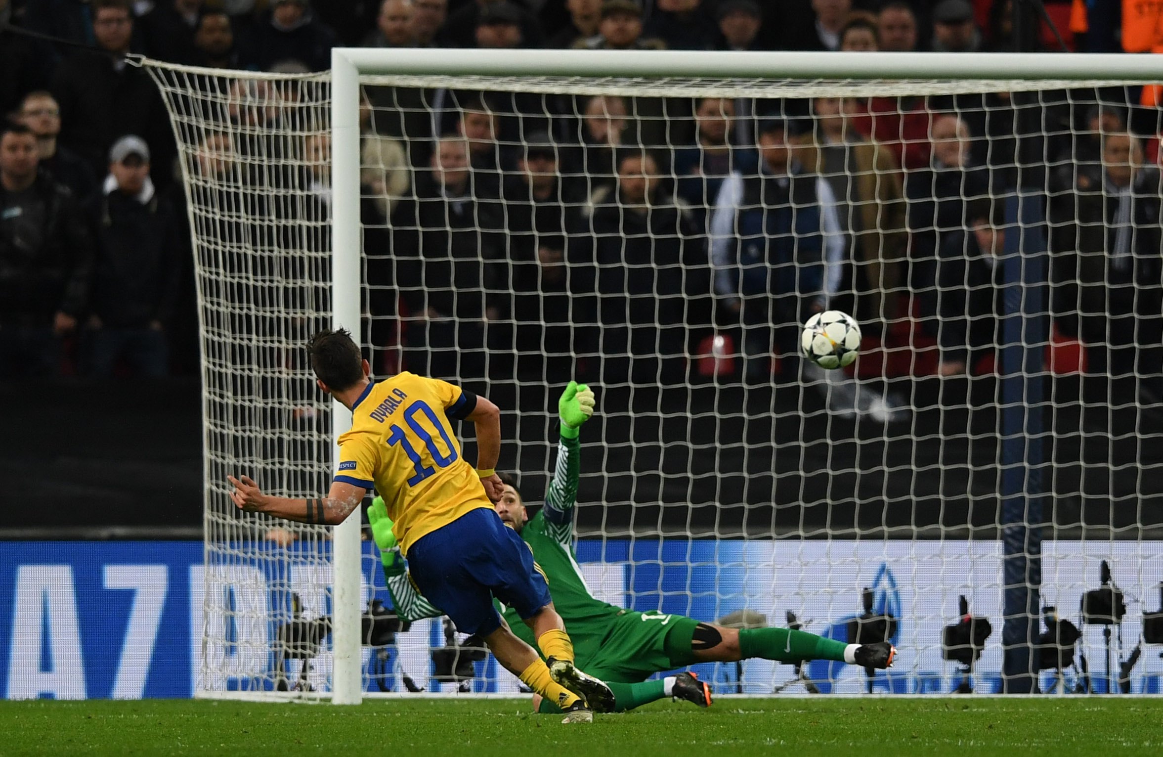Dybala erzielte den Siegtreffer gegen Tottenham in der Champions League, nachdem er Poser besucht hatte, um dessen Genesung zu unterstützen