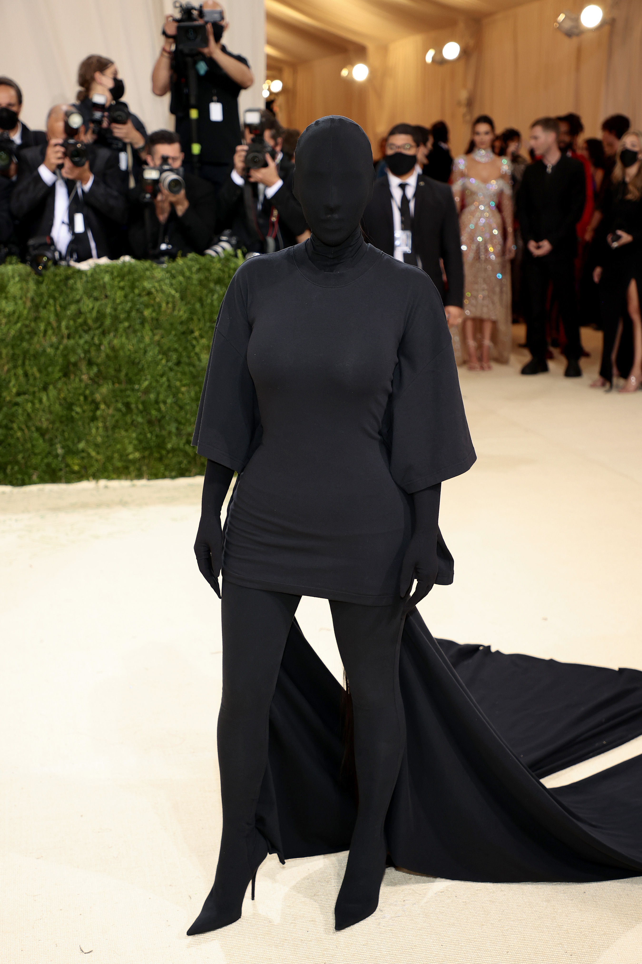 Kim Kardashian (hier bei der Met Gala 2021 zu sehen) sei so berühmt und erkennbar, selbst wenn sie von Kopf bis Fuß bedeckt sei, sagte Judi James