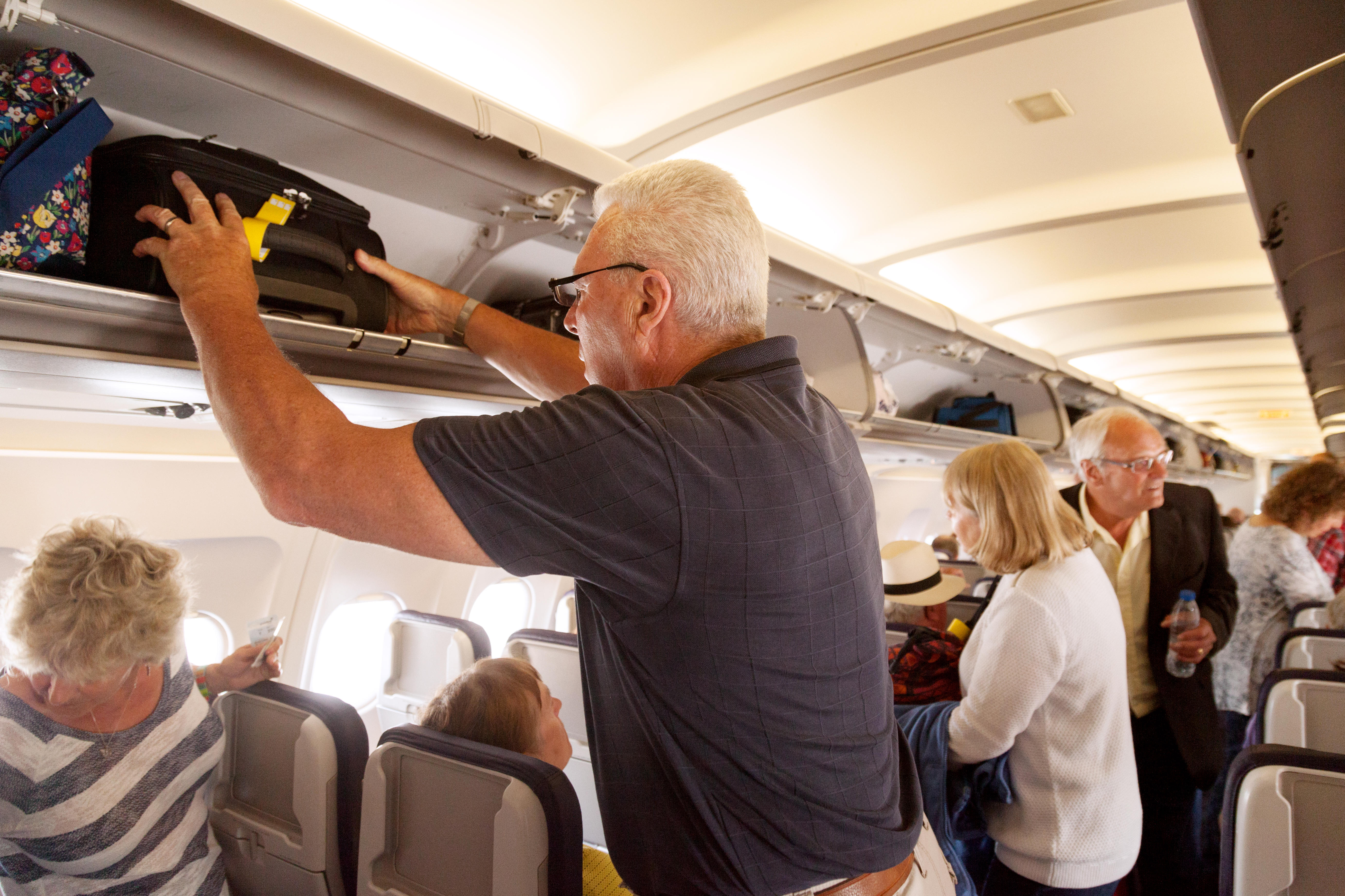 Die Sitze im hinteren Teil des Flugzeugs könnten mehr Gepäckraum bieten (Archivbild)