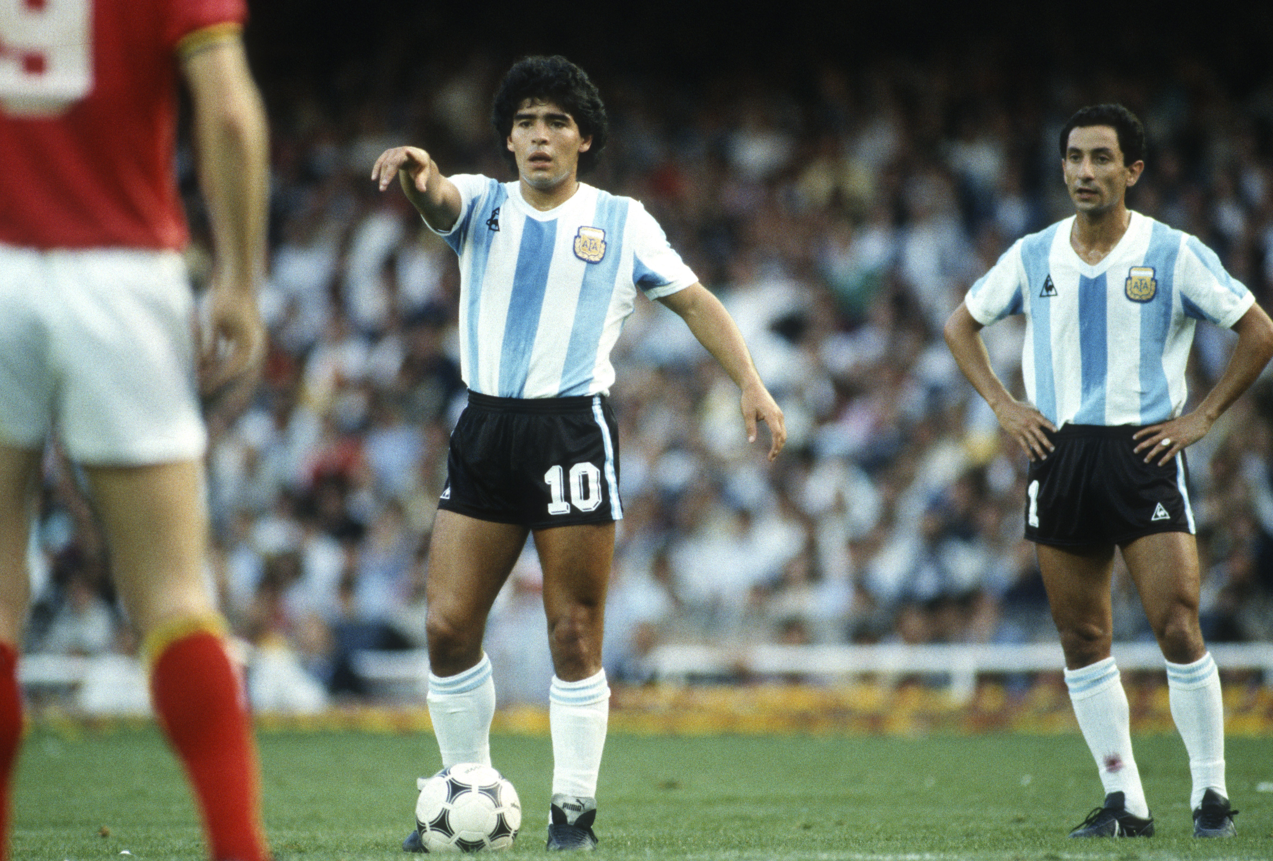 Die Fans waren schockiert, als sie Diego Maradona im Mittelfeld sahen
