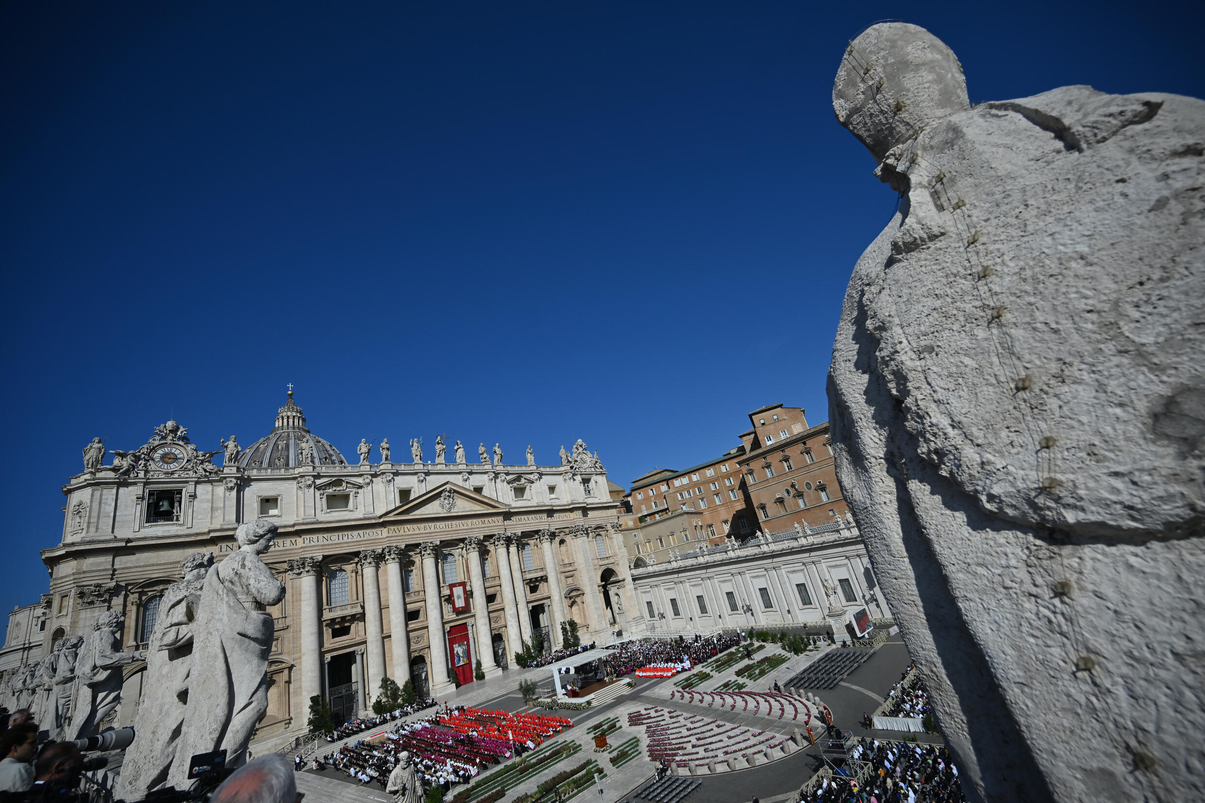 Das neunte Konsistorium des Papsttums von Franziskus fand auf dem Petersplatz statt.