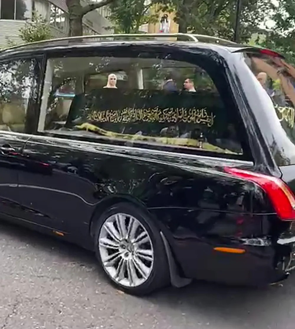 Seine Beerdigung fand gestern in der Regents Park Moschee statt