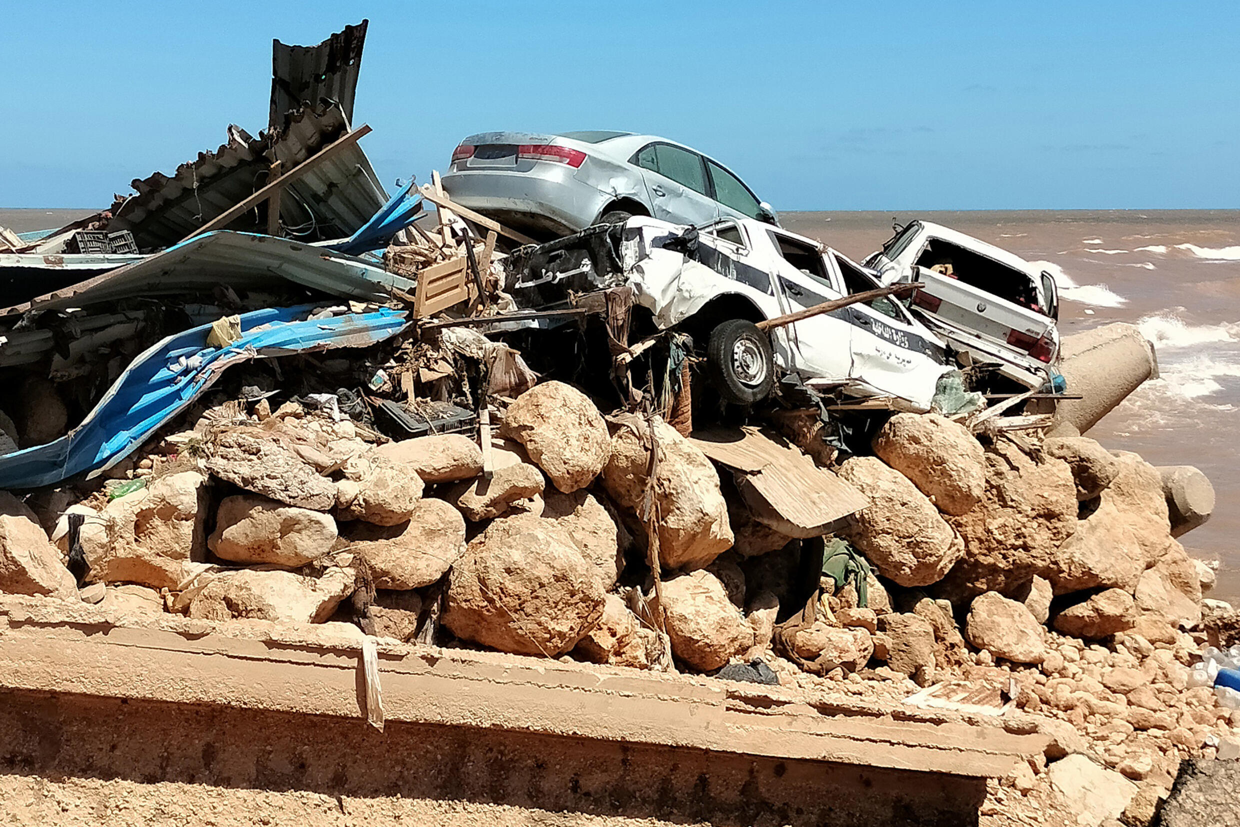 Die Überschwemmungen wurden durch den hurrikanstarken Sturm Daniel verursacht, der durch die schlechte Infrastruktur in Libyen noch verstärkt wurde