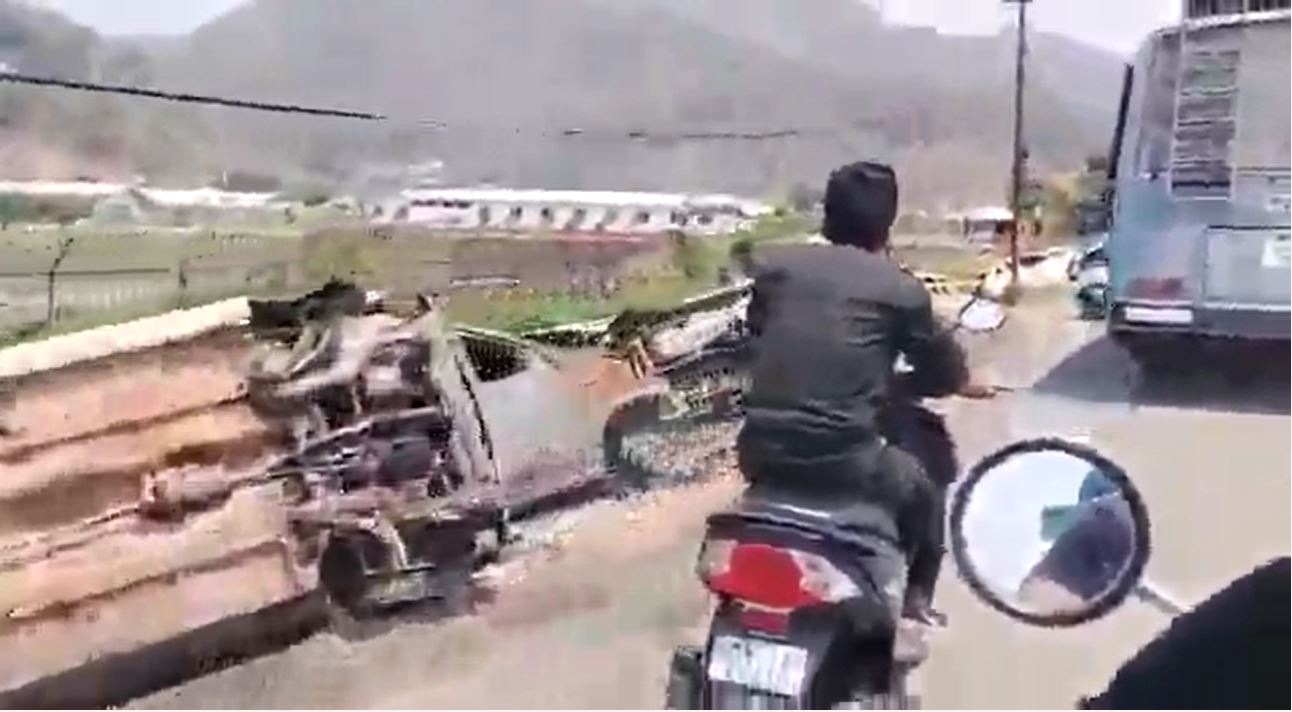 In sozialen Medien geteiltes Filmmaterial zeigt ausgebrannte Fahrzeuge