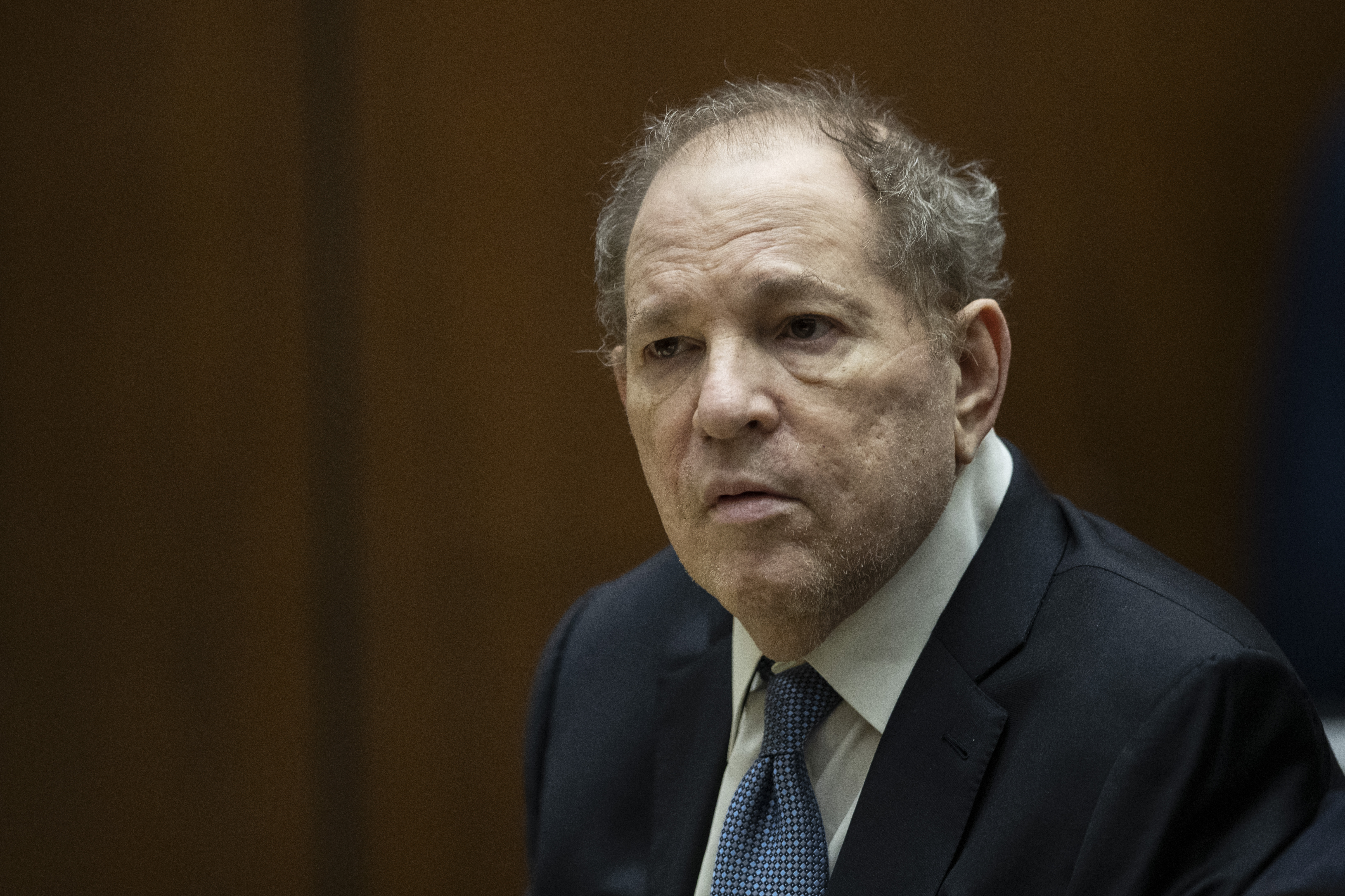 Weinstein sitzt wegen Vergewaltigung im Gefängnis