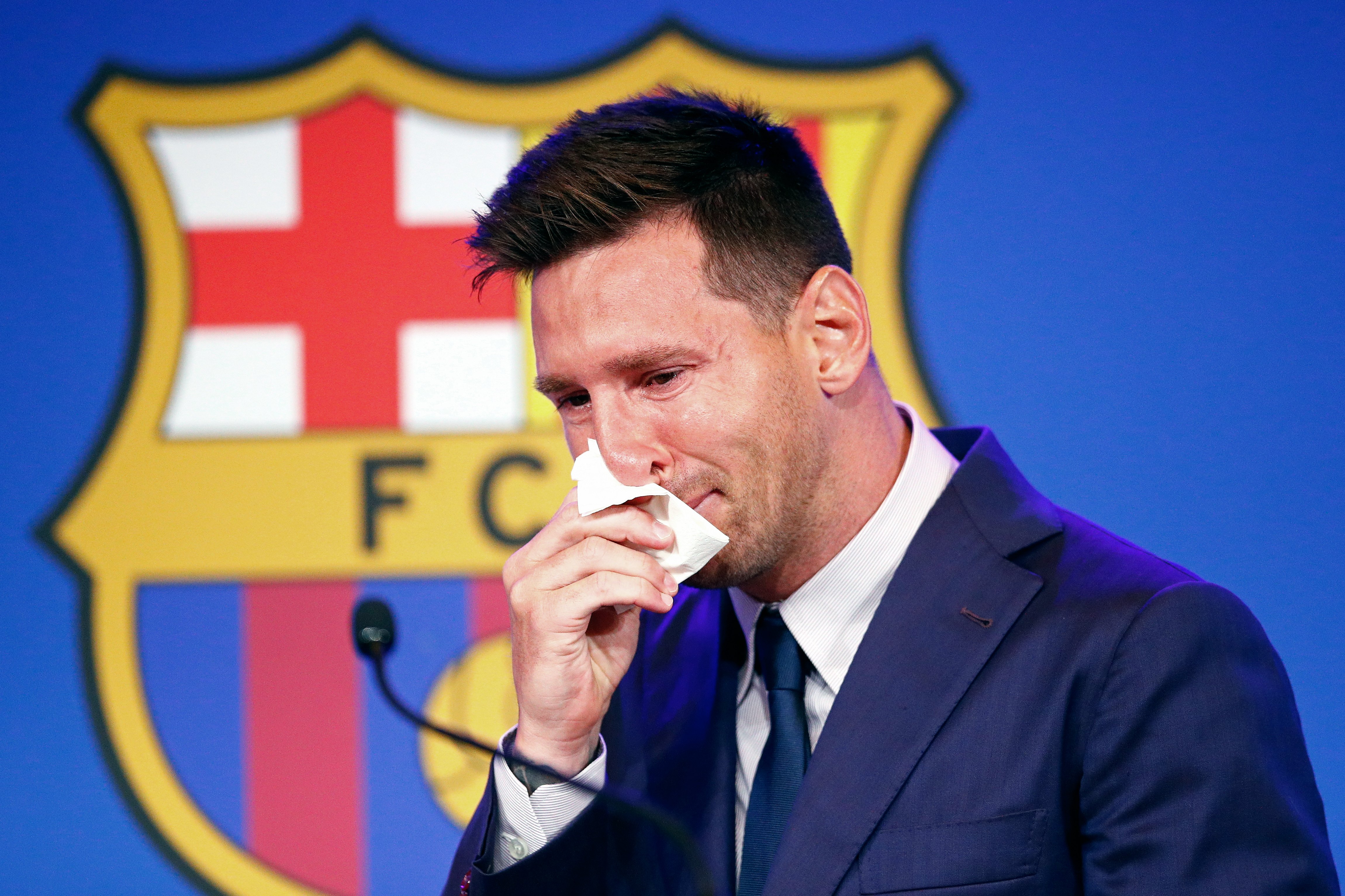 Messi verabschiedete sich emotional, nachdem er zugestimmt hatte, 2021 zu Paris Saint-Germain zu wechseln