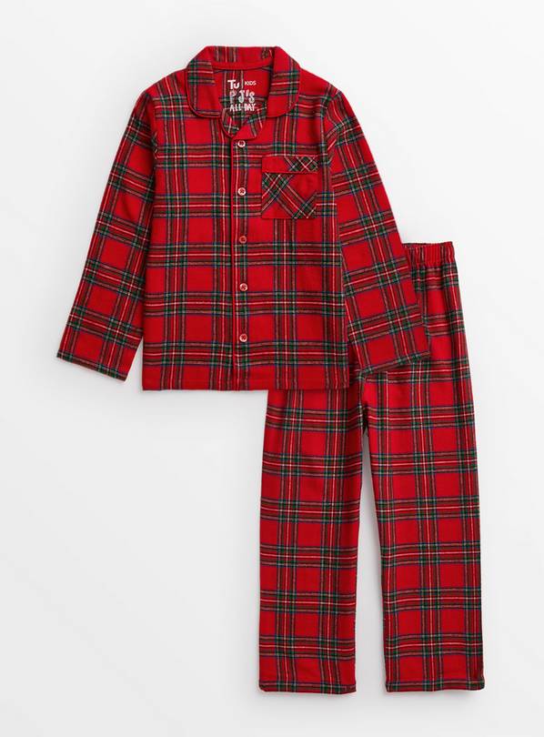 Oder kuscheln Sie sich für 11 £ pro Paar in die rotkarierten Pyjamas von Sainsbury