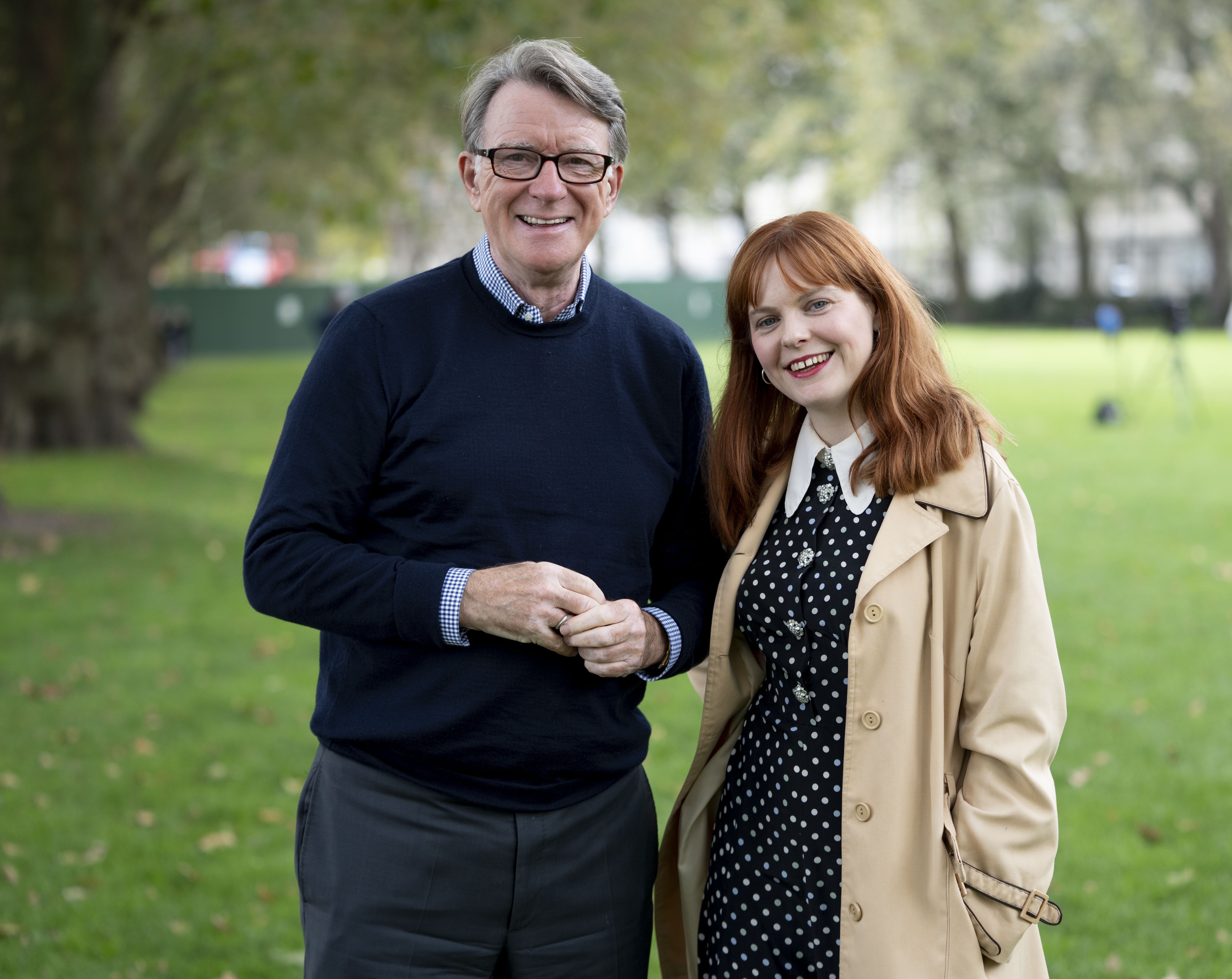 Peter Mandelson mit der politischen Redakteurin Kate Ferguson von Sun on Sunday