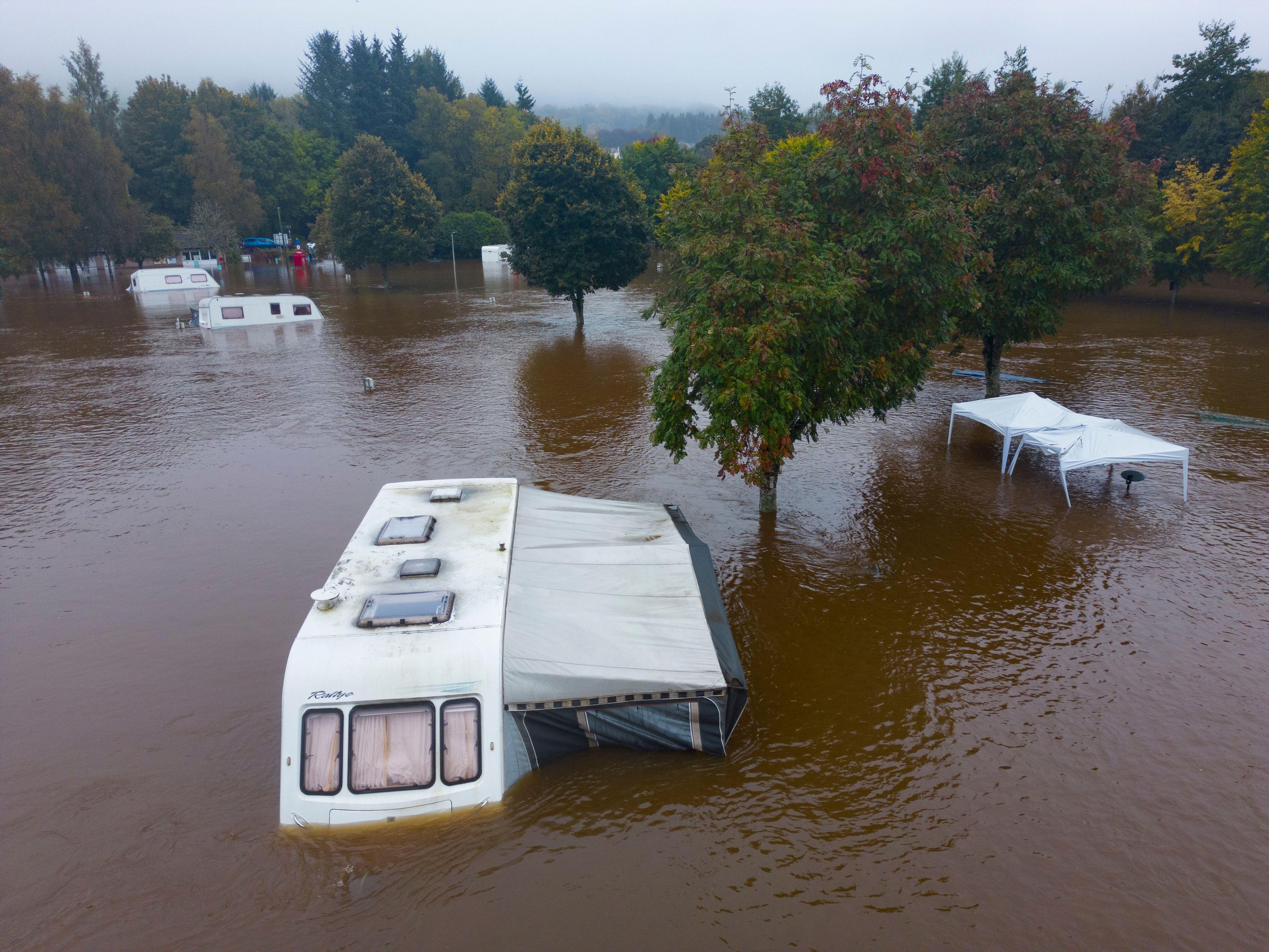 Der Aberfeldy Caravan Park wurde gestern von Überschwemmungen überschwemmt