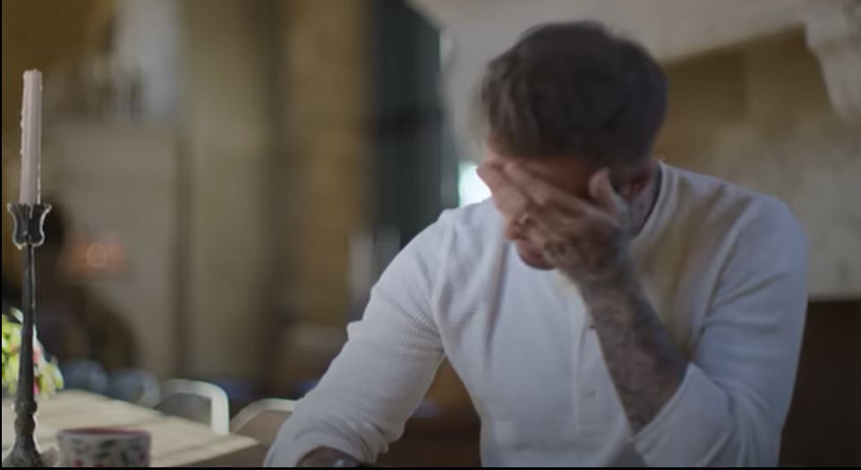David Beckham weinte in seinem Dokumentarfilm, als er sich an die Misshandlungen erinnerte, die er und seine Familie erlitten hatten