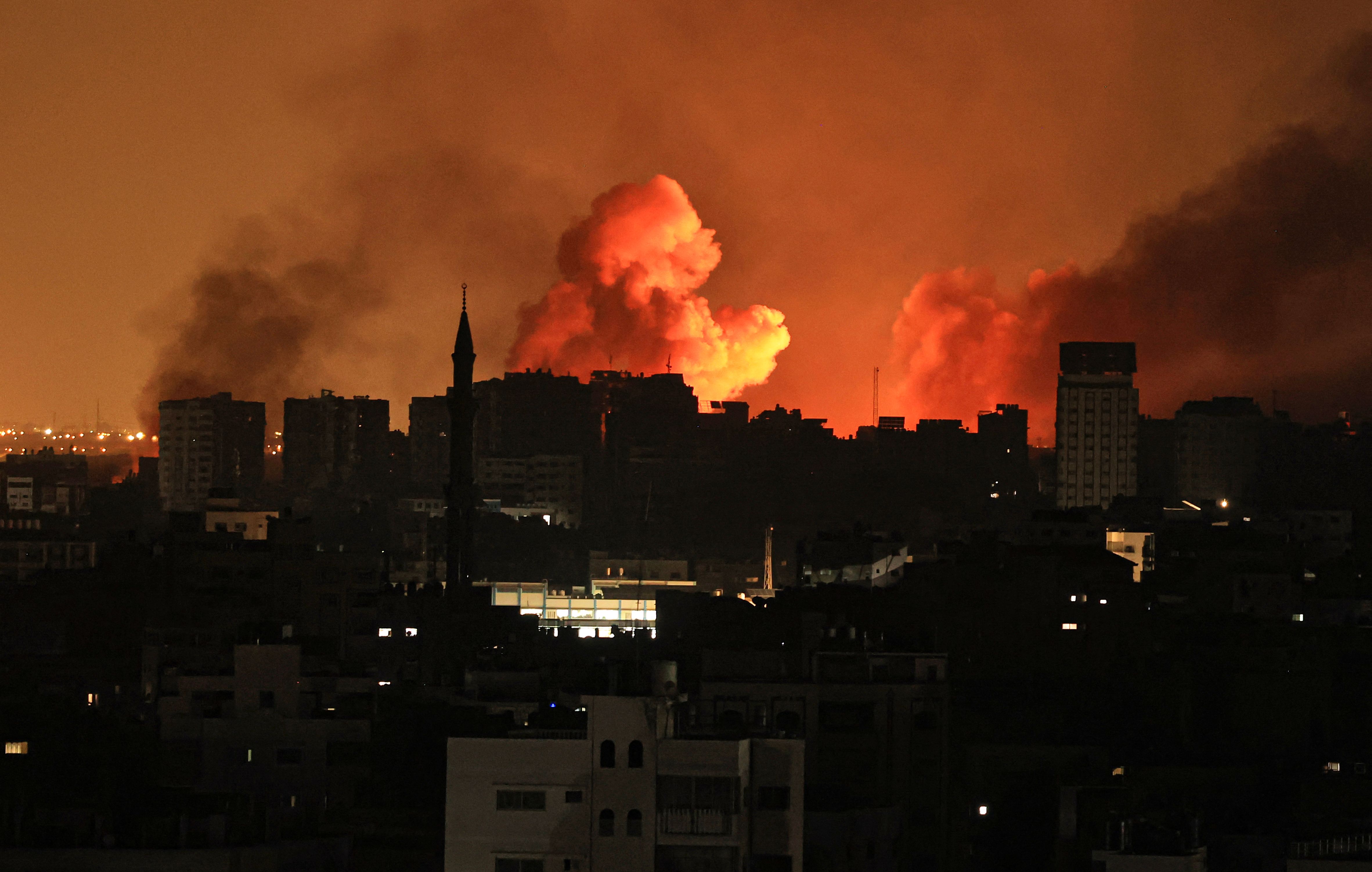 Palästinensische Zivilisten versuchen unter schwerem Artillerie- und Luftangriffen zu evakuieren