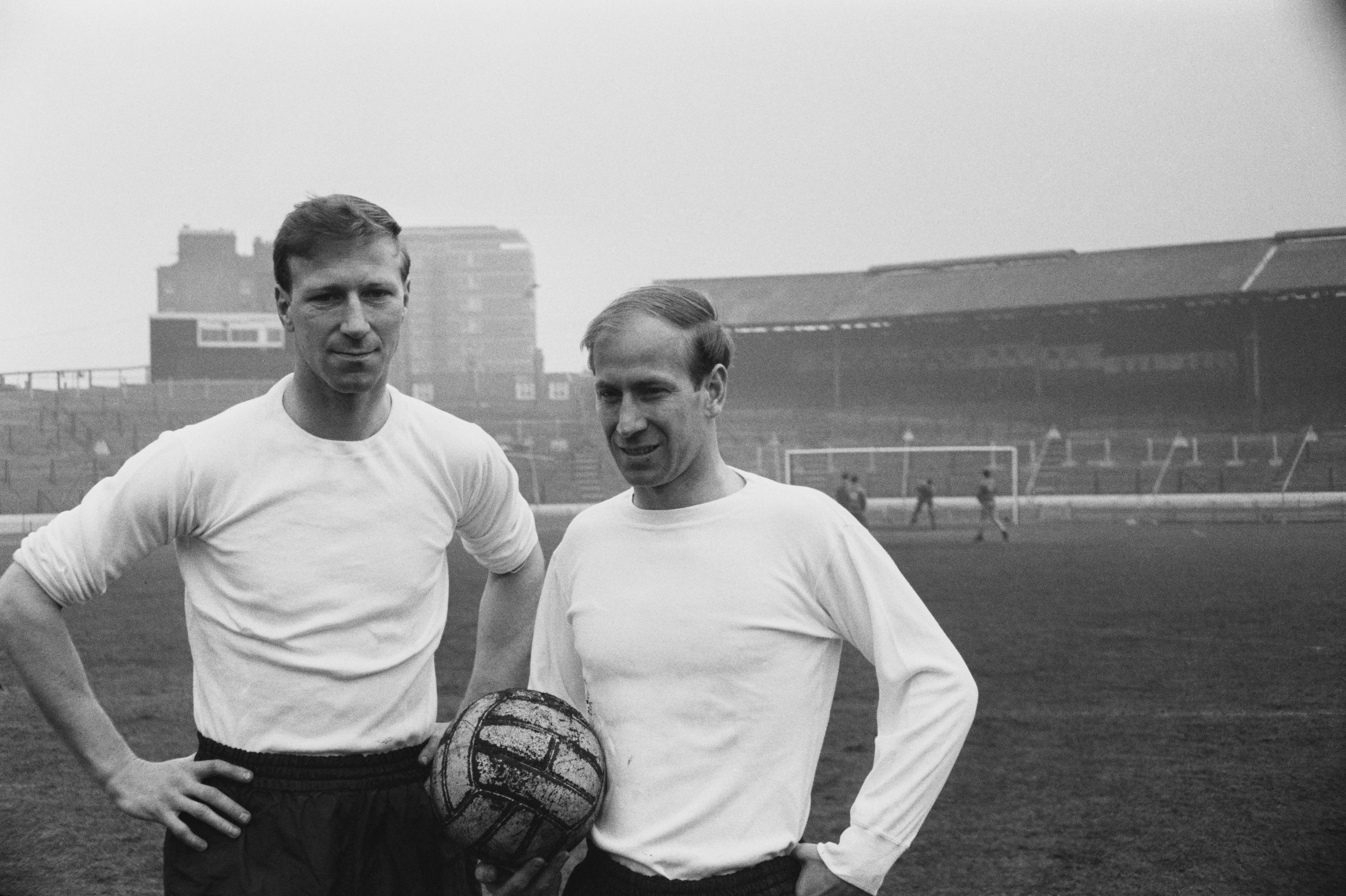 Jack (links) und Bobby Charlton (rechts) spielten beide für England