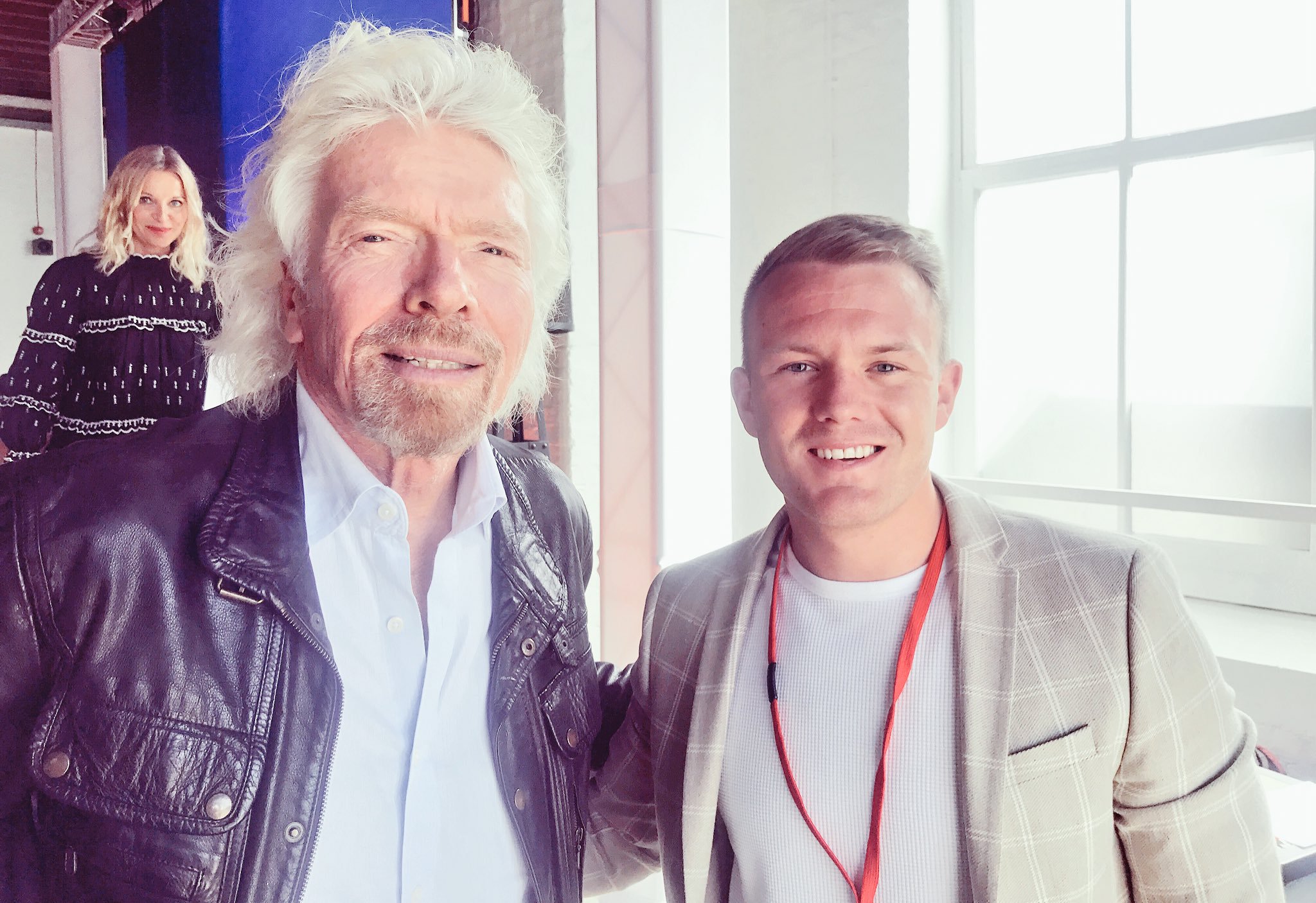 Nachdem er von Virgin gebeten wurde, an einem Wettbewerb zur Suche nach neuen Start-ups teilzunehmen, schlug der 21-jährige Luke Richard Branson vor