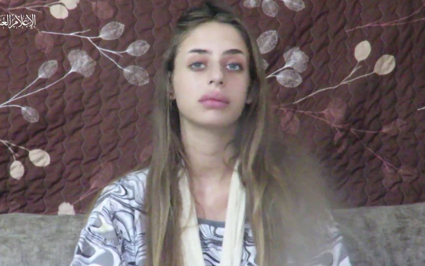 Die 21-jährige Geisel Mia Shem erschien am Montag in einem widerlichen Hamas-Geiselnahmevideo