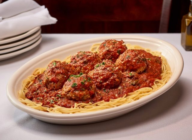 Carmines Spaghetti und Fleischbällchen